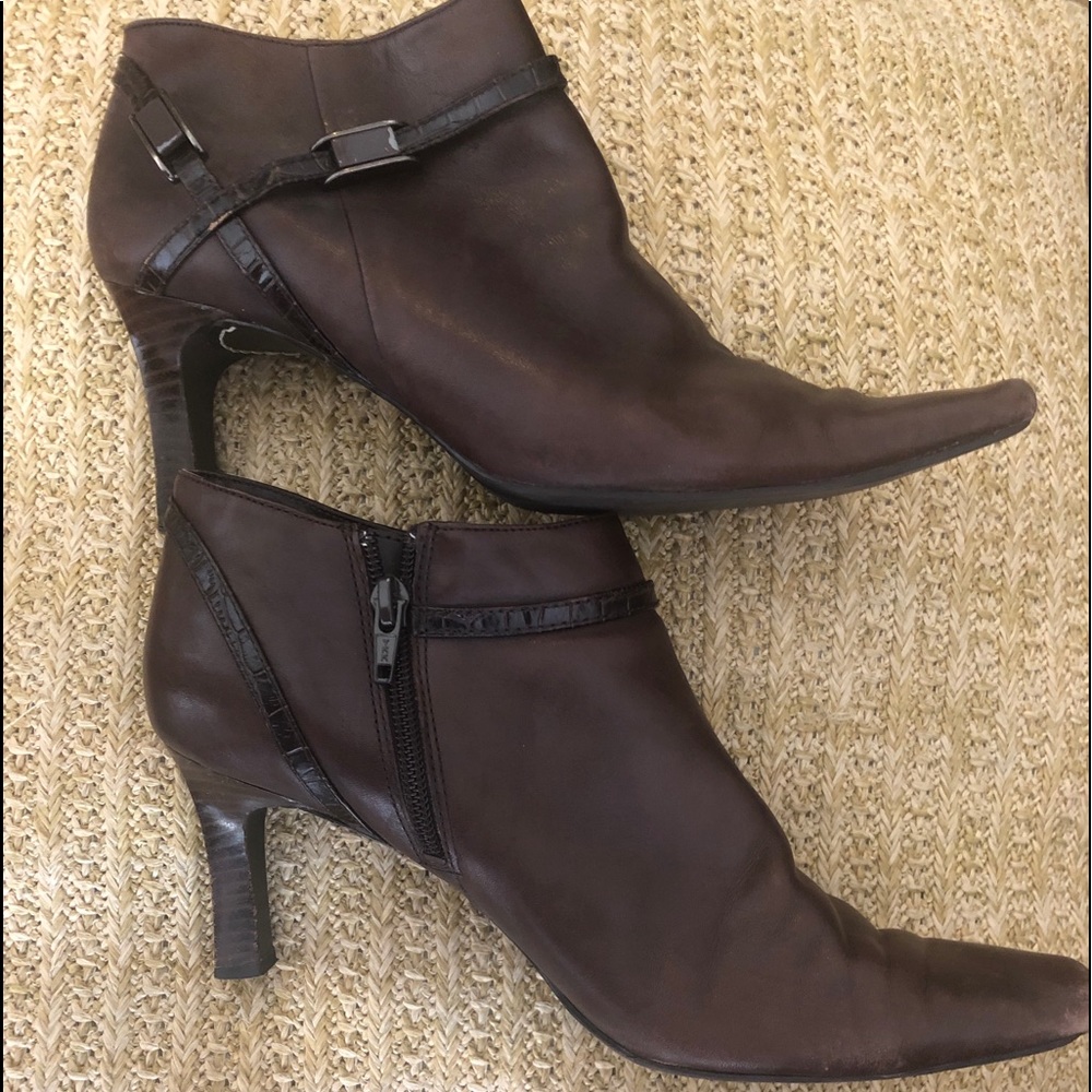 Bandolino dark brown booties